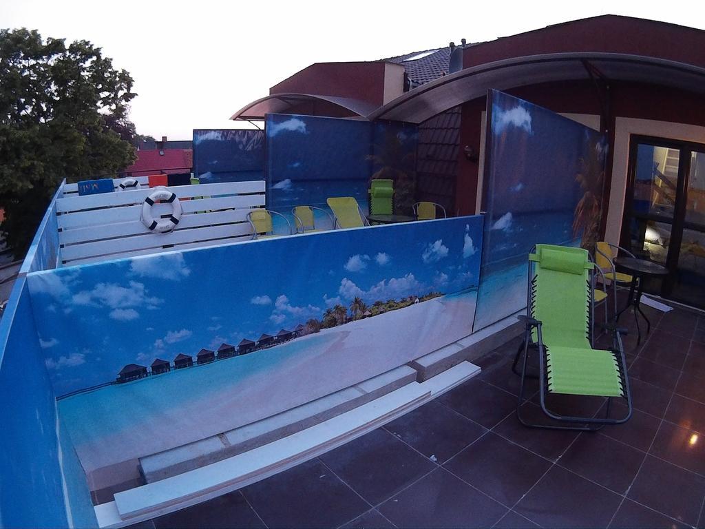 Dolphin House Bed & Breakfast Leba Exterior photo